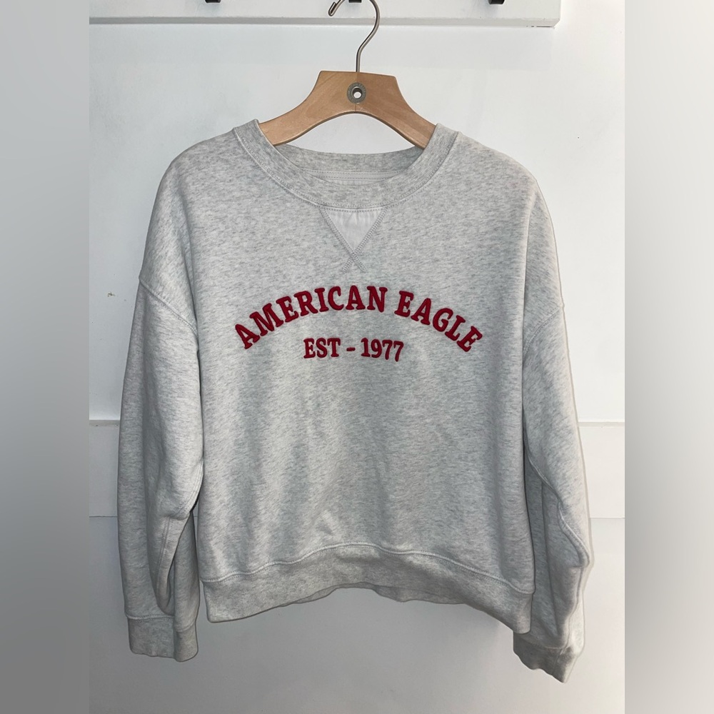 women’s American Eagle graphic crewneck sweatshirt